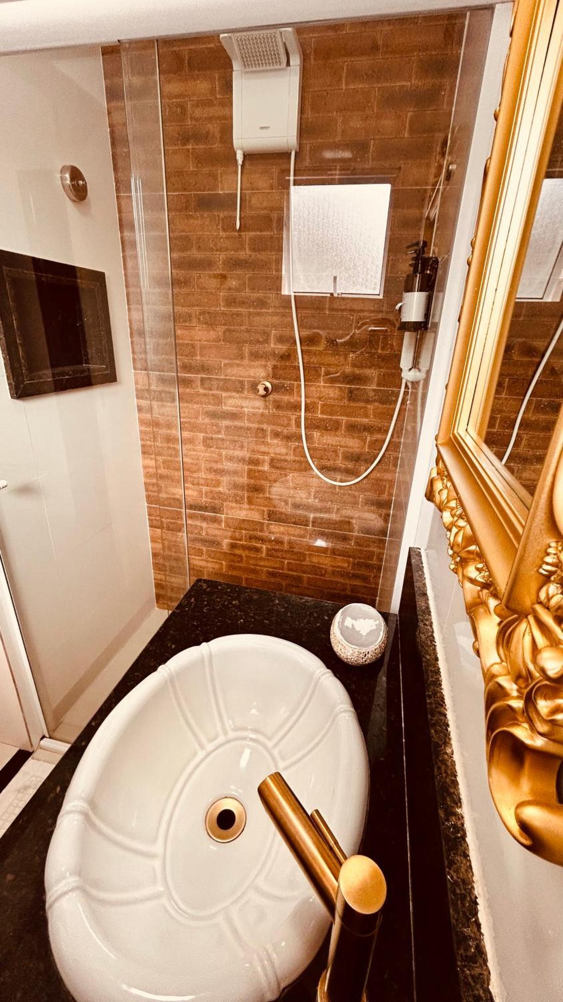 Quarto Triplo com Vista para a Piscina