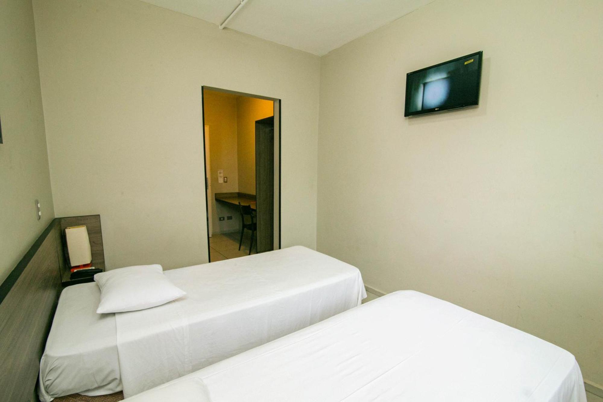 Twin Room,1627221117:JPEG