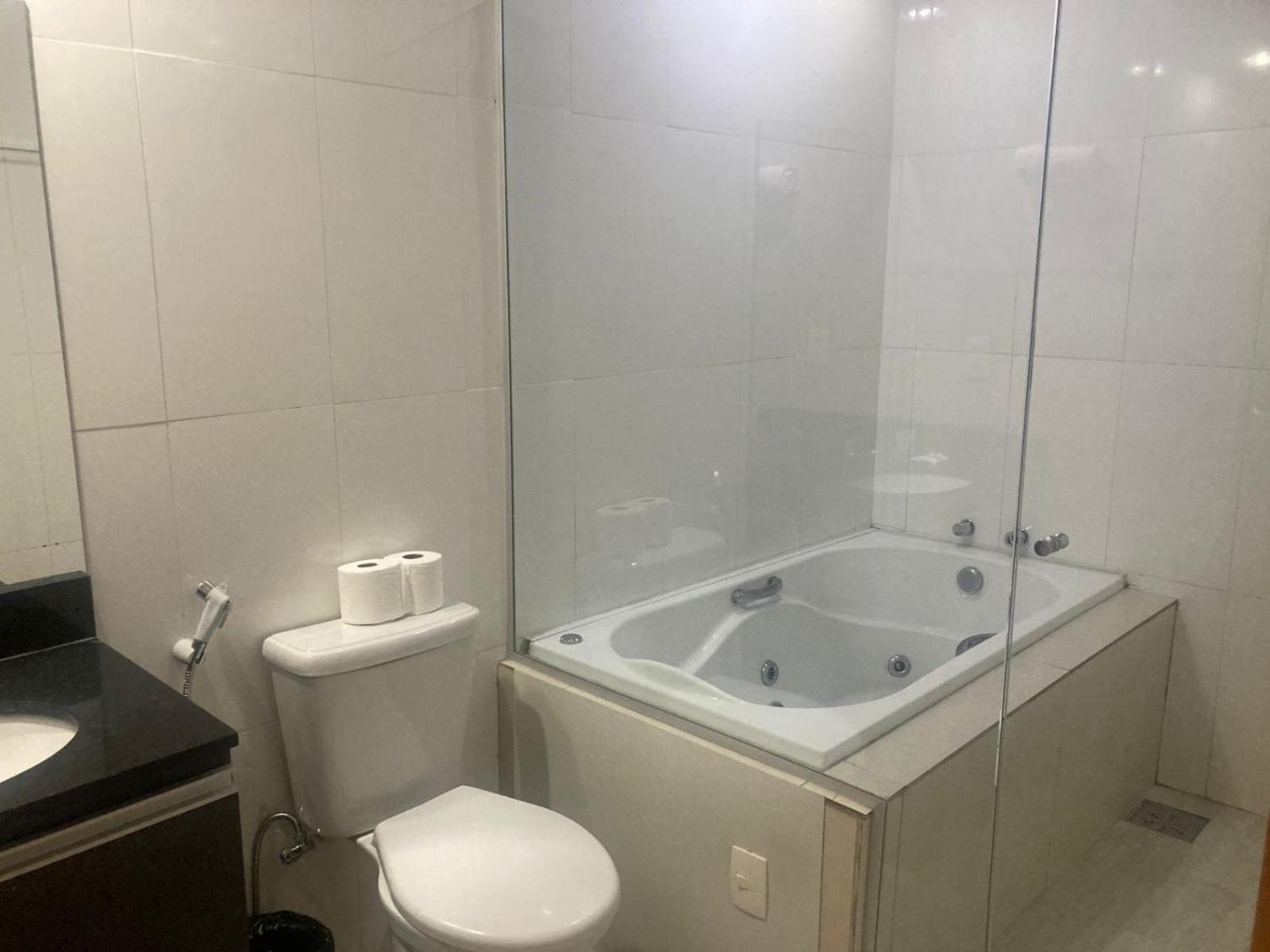 Deluxe Suite Spa Bath
