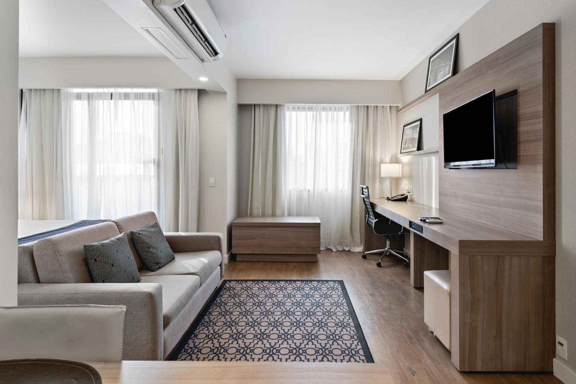 Queen Studio Suite One Sofa Bed Pet Friendly