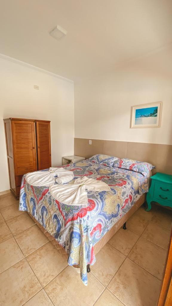 Standard Suite,1758336106:JPEG