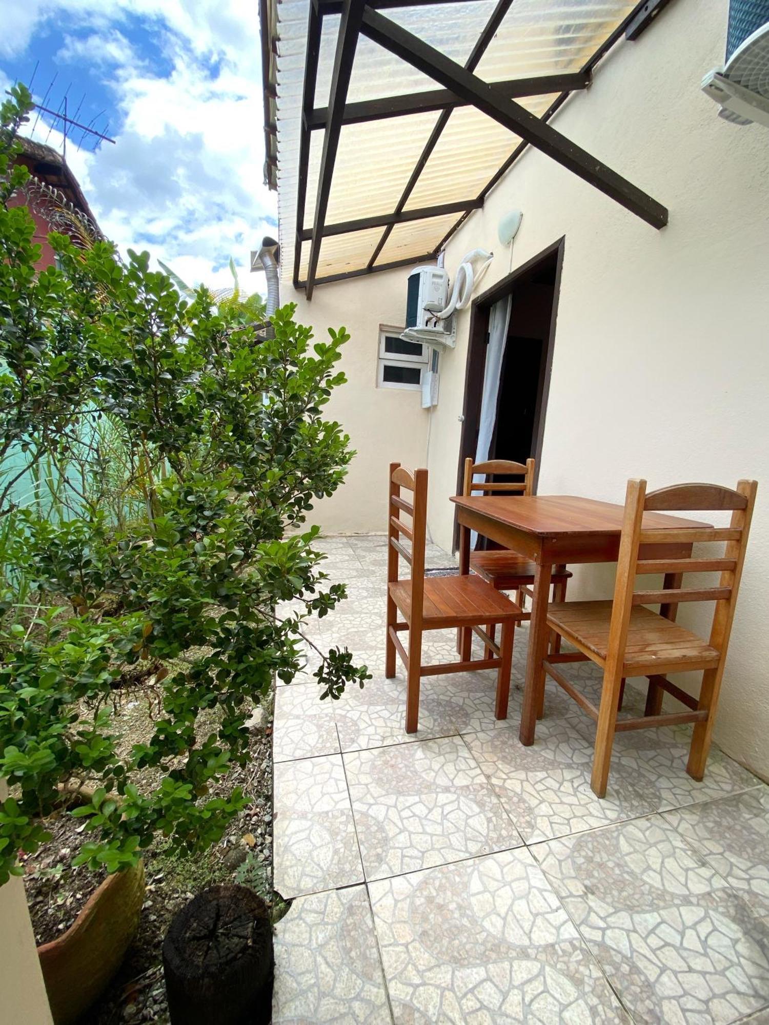 Quarto Triplo com Varanda