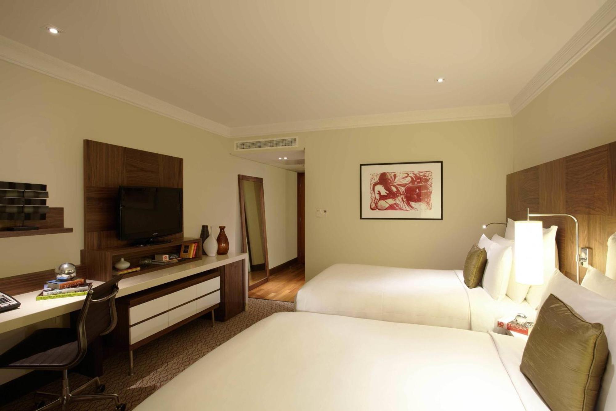 Doppelzimmer mit Stadtblick auf der Club-Ebene