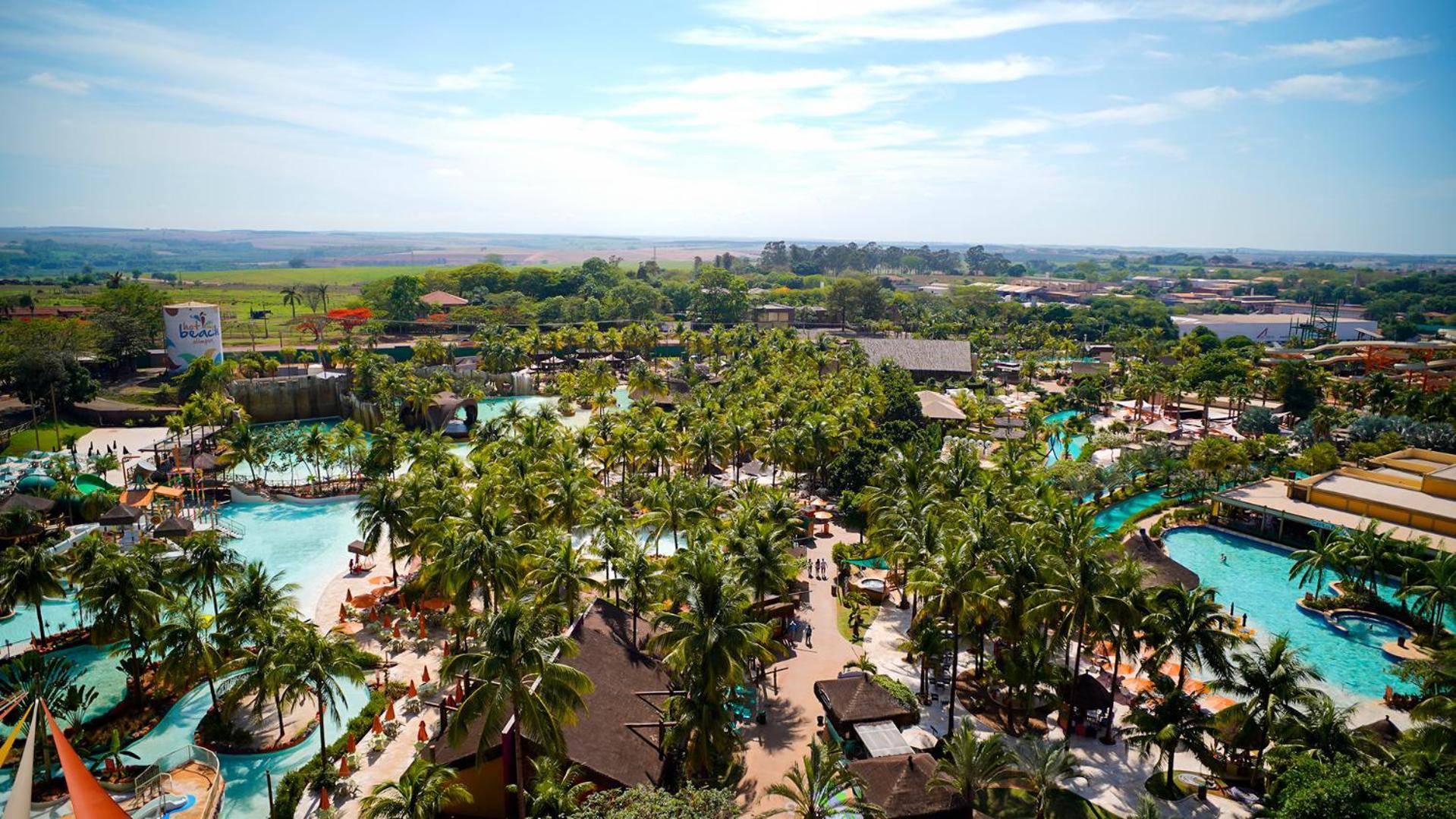 Premier Family Room includes Hot Beach Water Park tickets,1668108909:JPEG