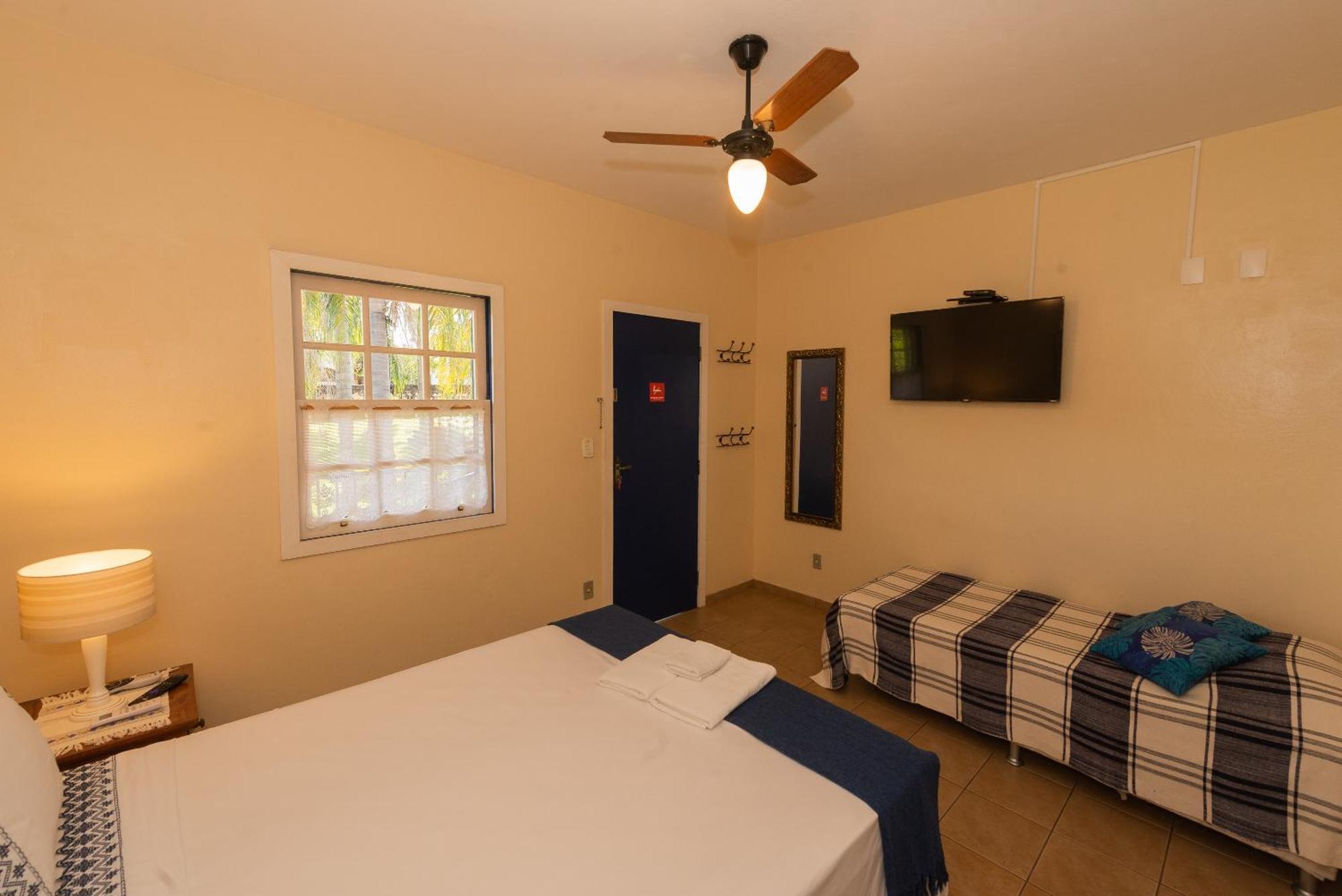 Quarto Duplo com Cama Extra