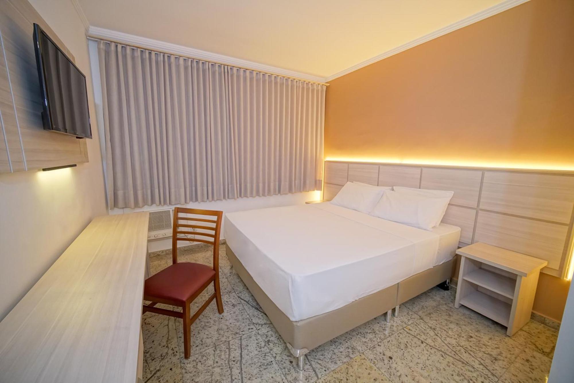 Quarto com 1 Cama de Casal King