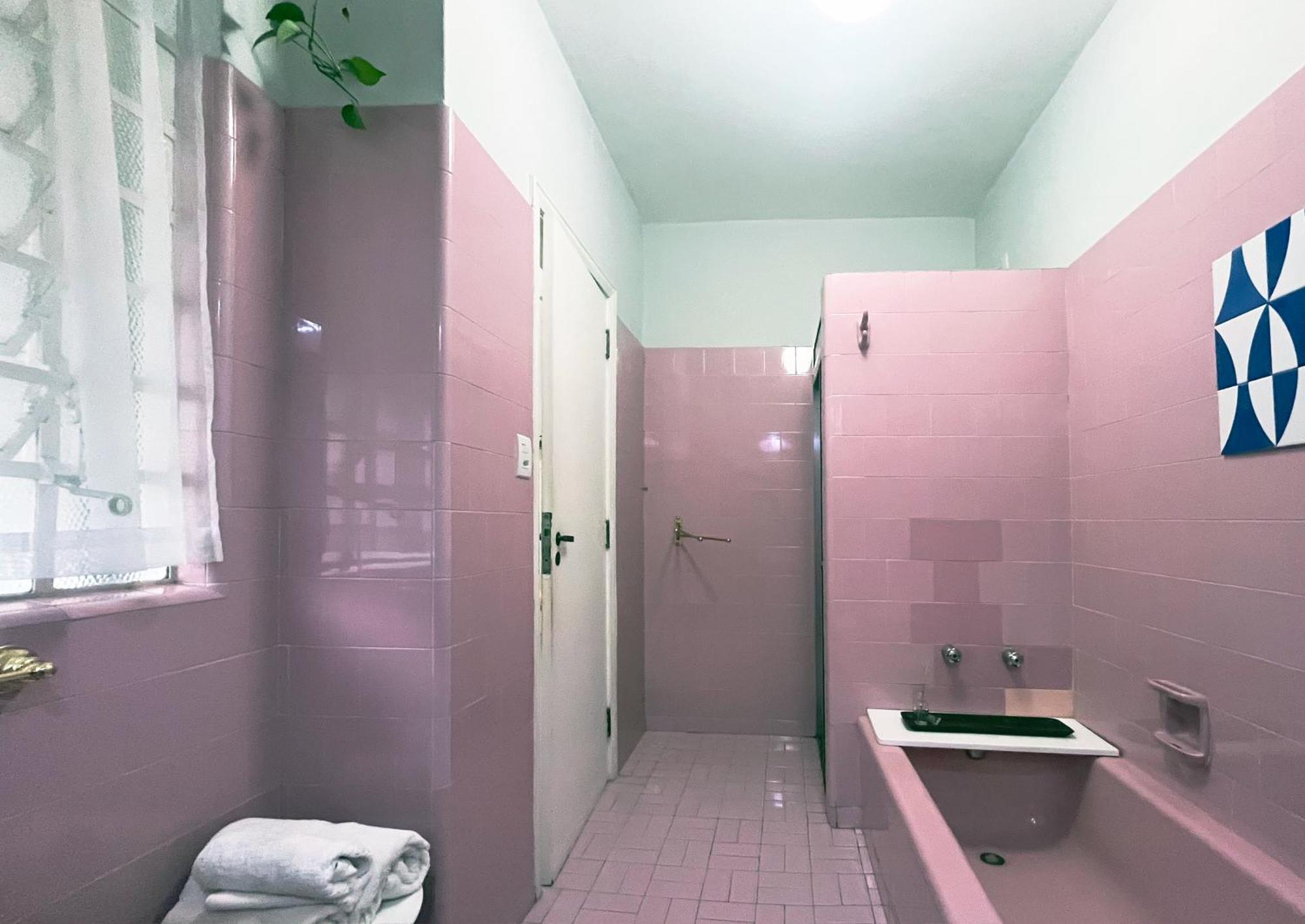 Deluxe Queen Suite