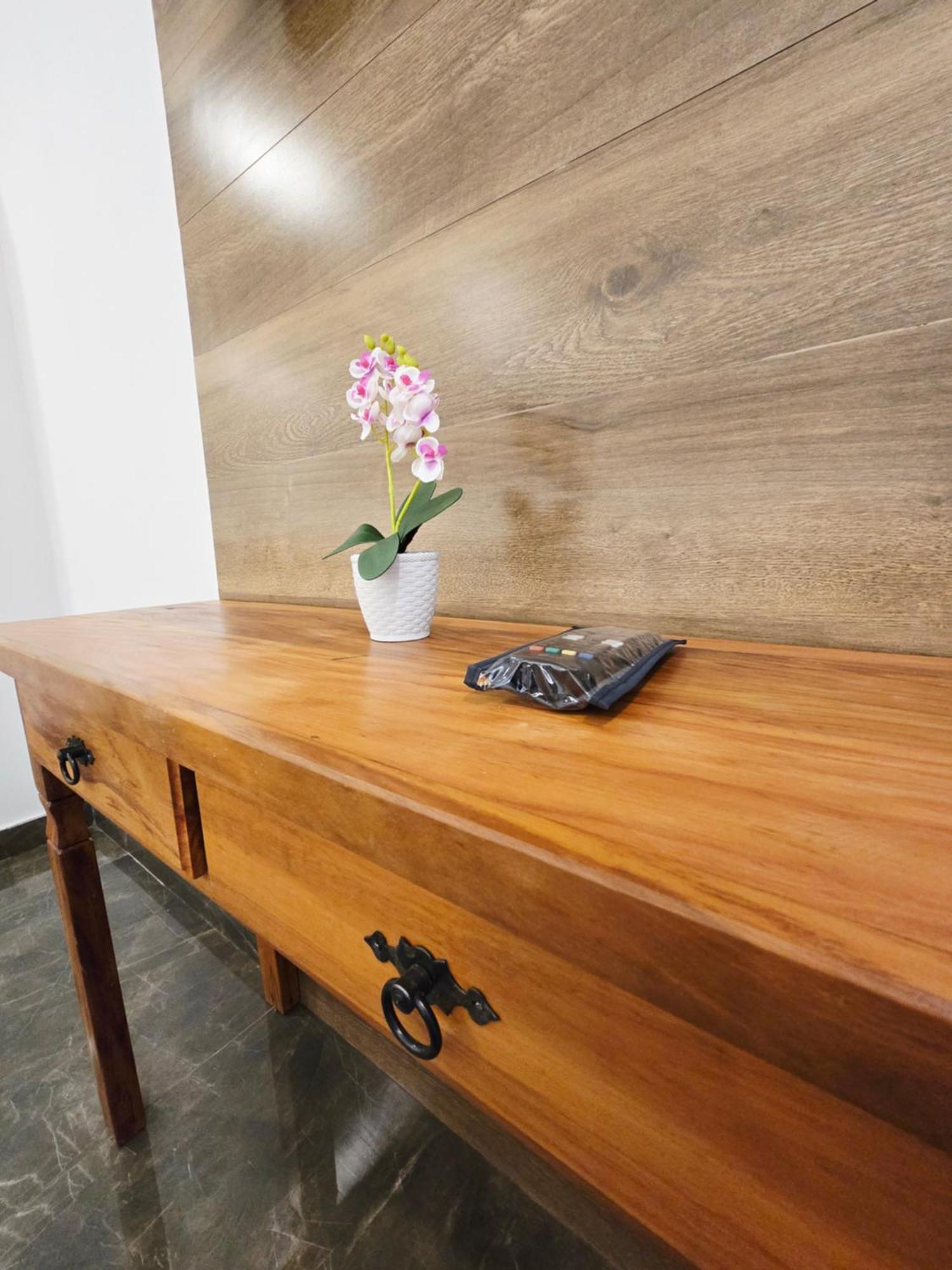 Standard Family Room,1699299988:JPEG