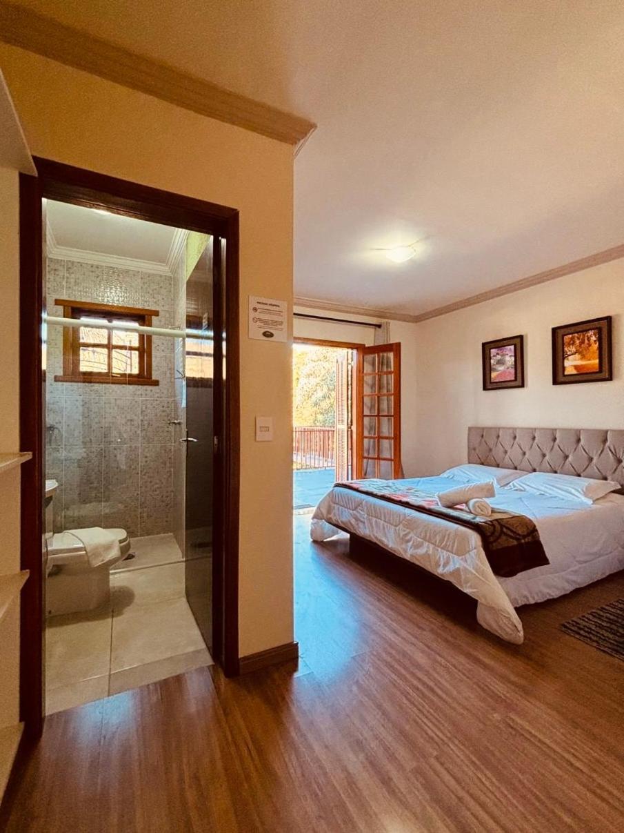 Quadruple Room Bathroom,1679684374:JPEG
