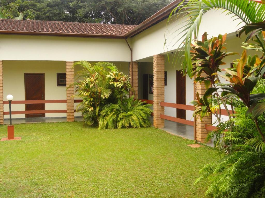 Quarto Família com Vista para o Jardim