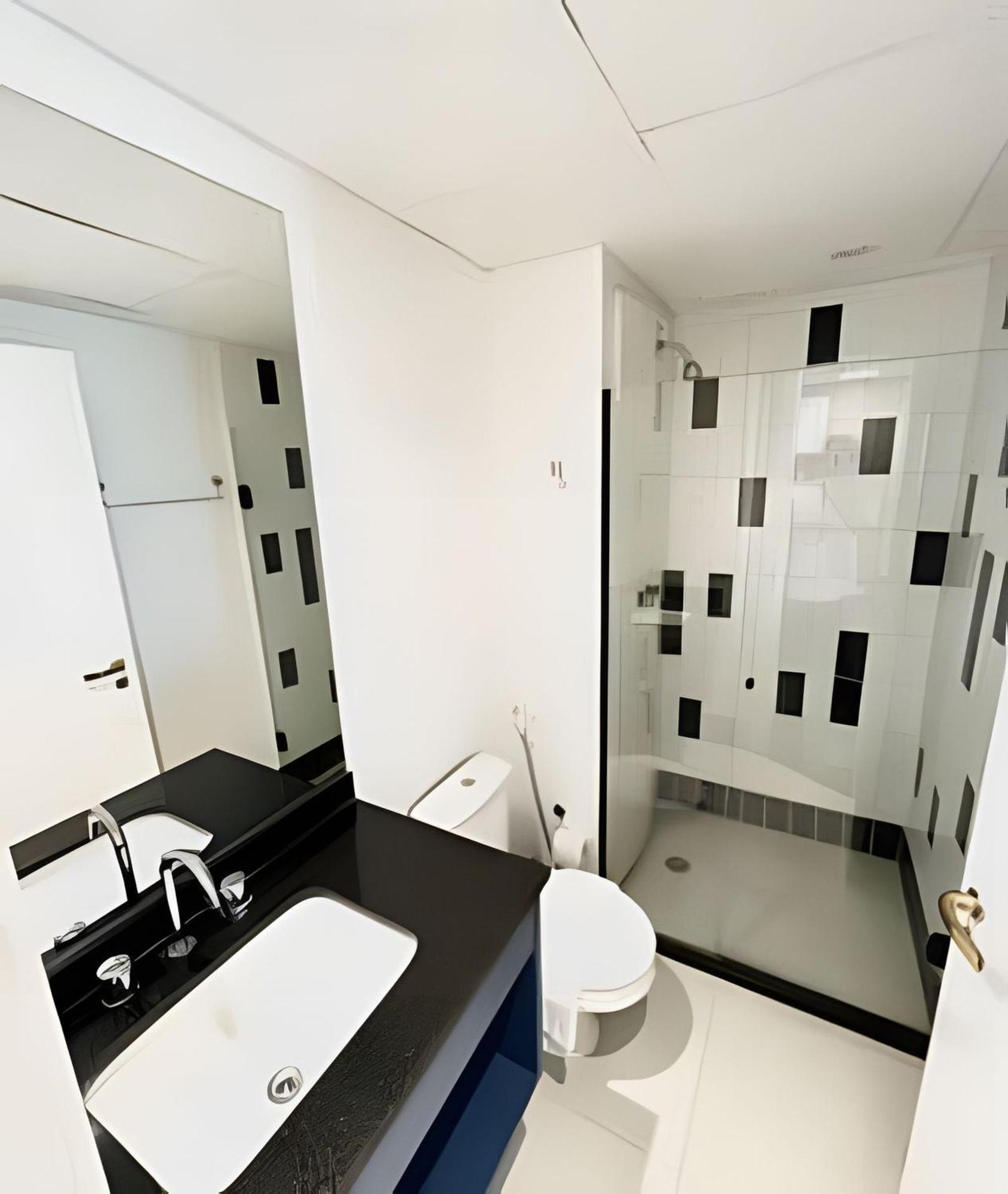 Deluxe One-Bedroom Apartment City View