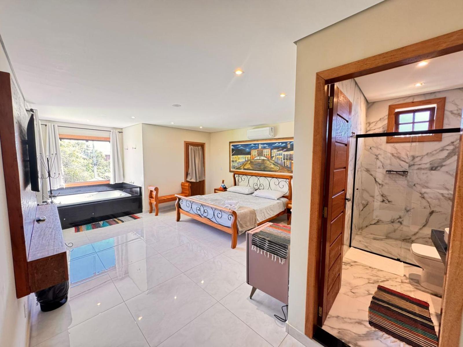 King Suite Spa Bath