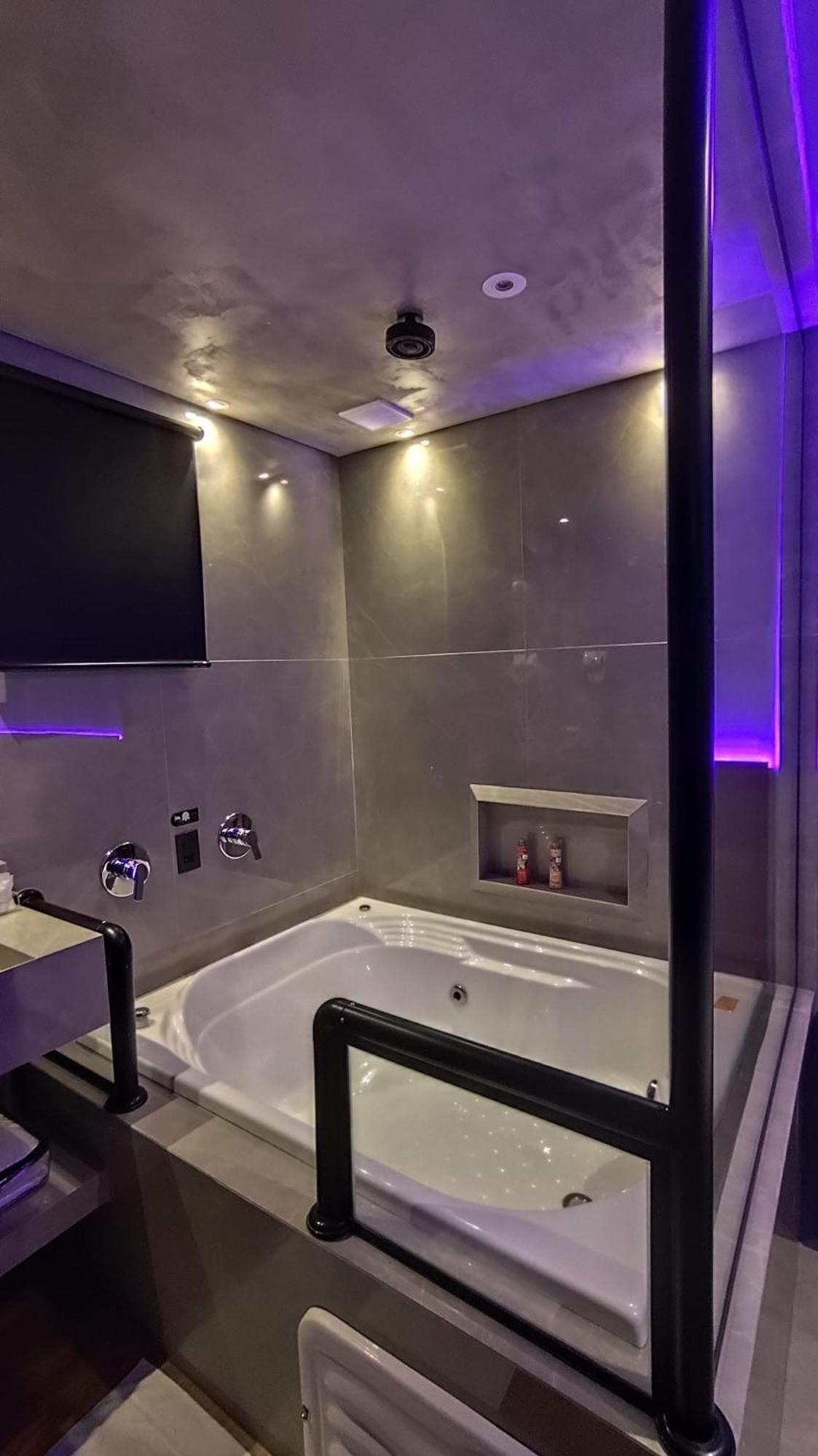 Suíte Deluxe com Banheira de Hidromassagem