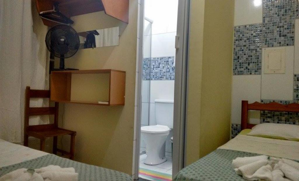 Quarto Pequeno com 2 Camas de Solteiro