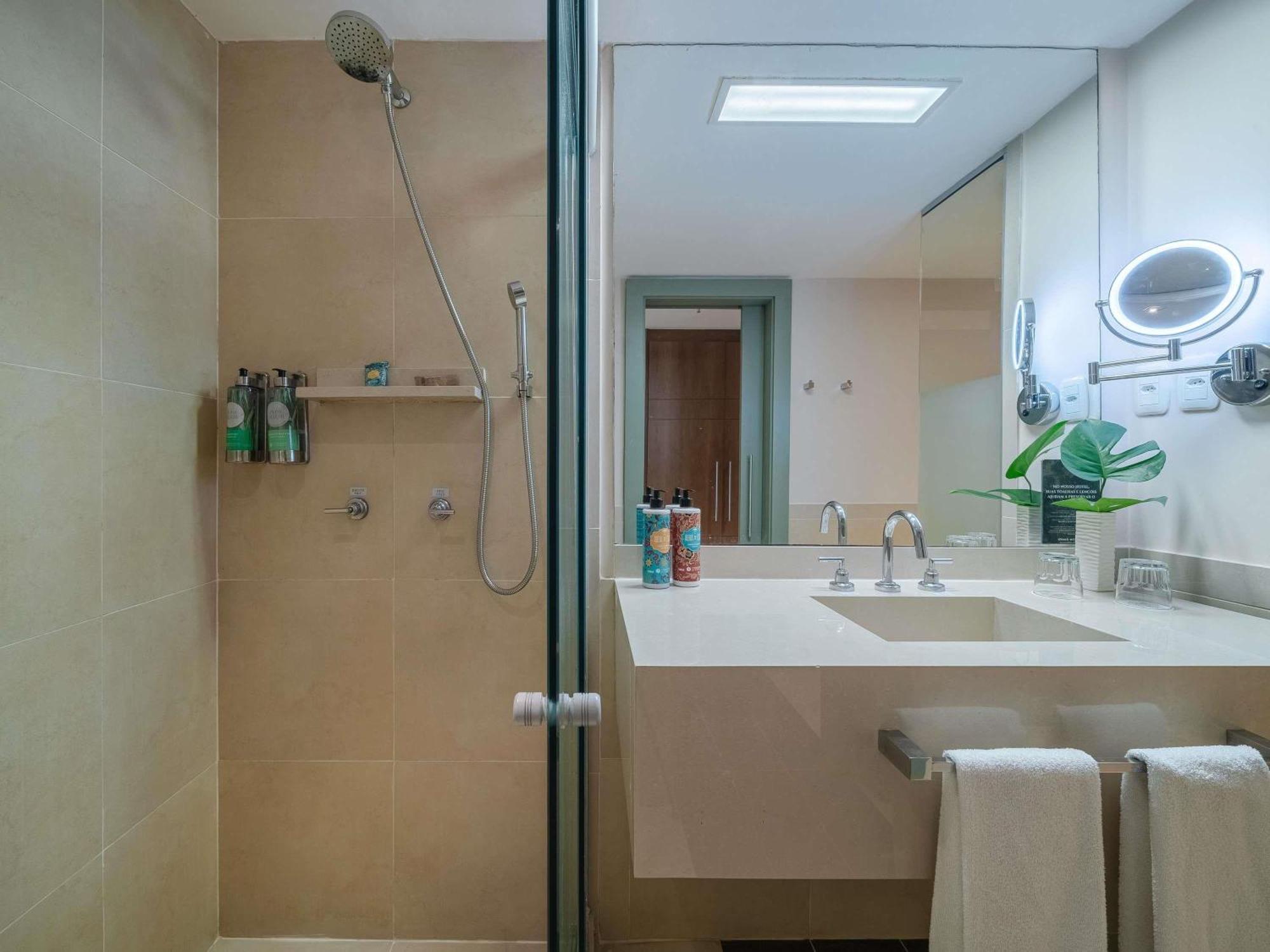 Quarto Deluxe com Cama King-size e Vista Cidade