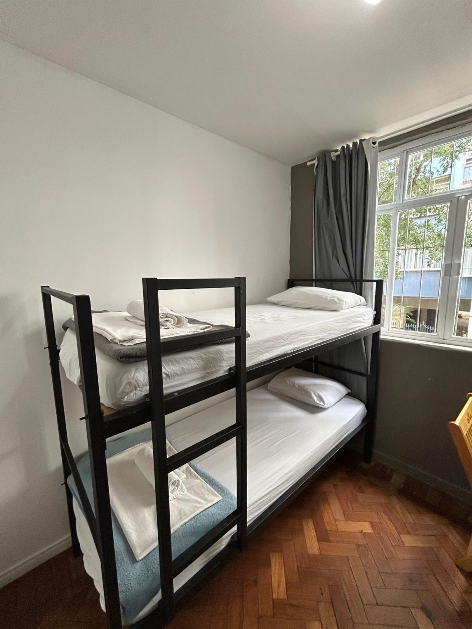 Twin Room,1742999996:JPEG