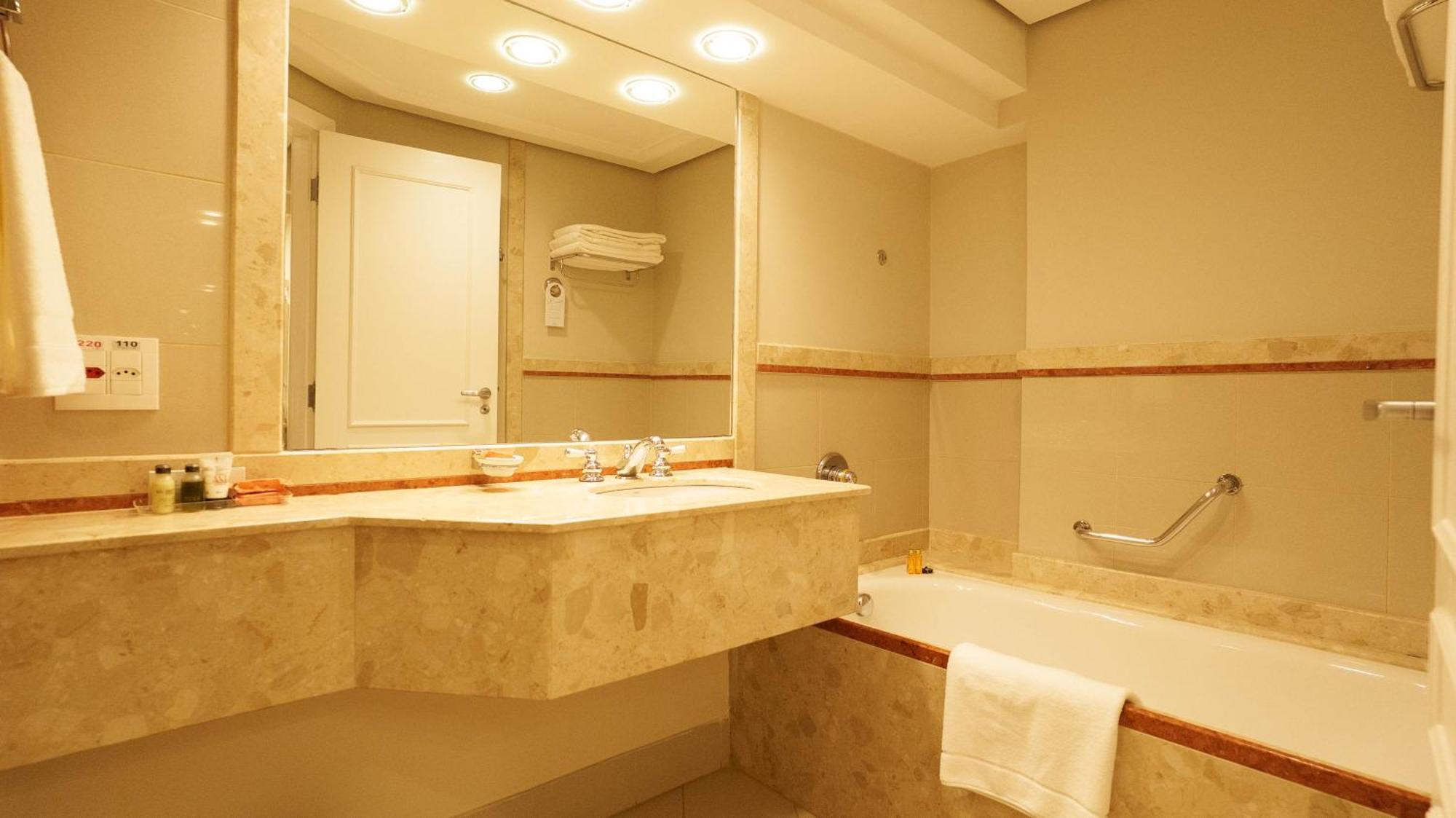 Family Room with Bath,1746861182:JPEG