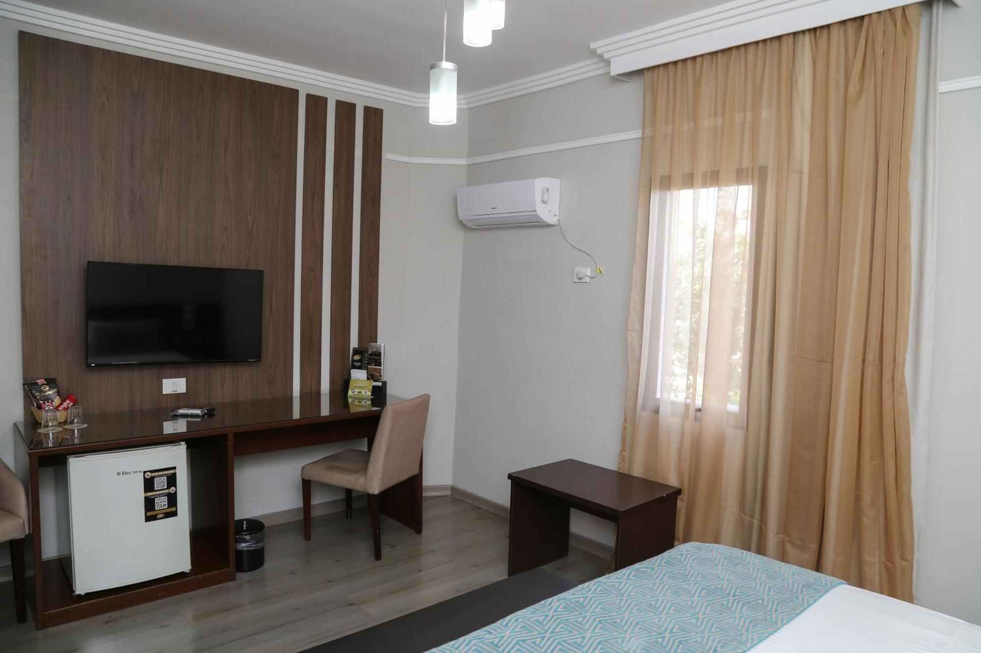 King Size Bed Luxury Suite