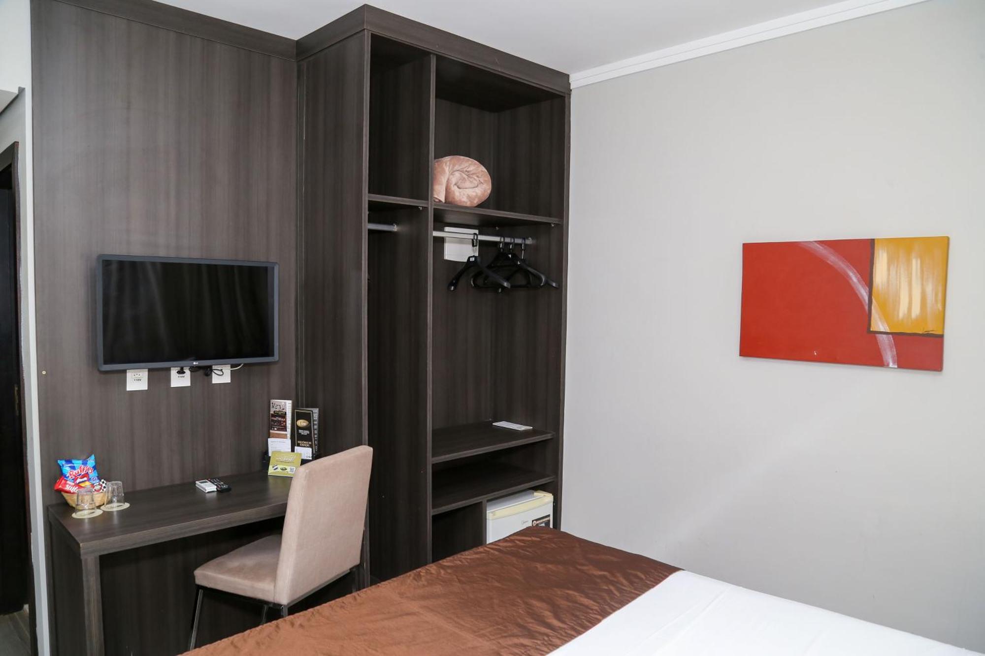 Superior Room Air Queen Bed