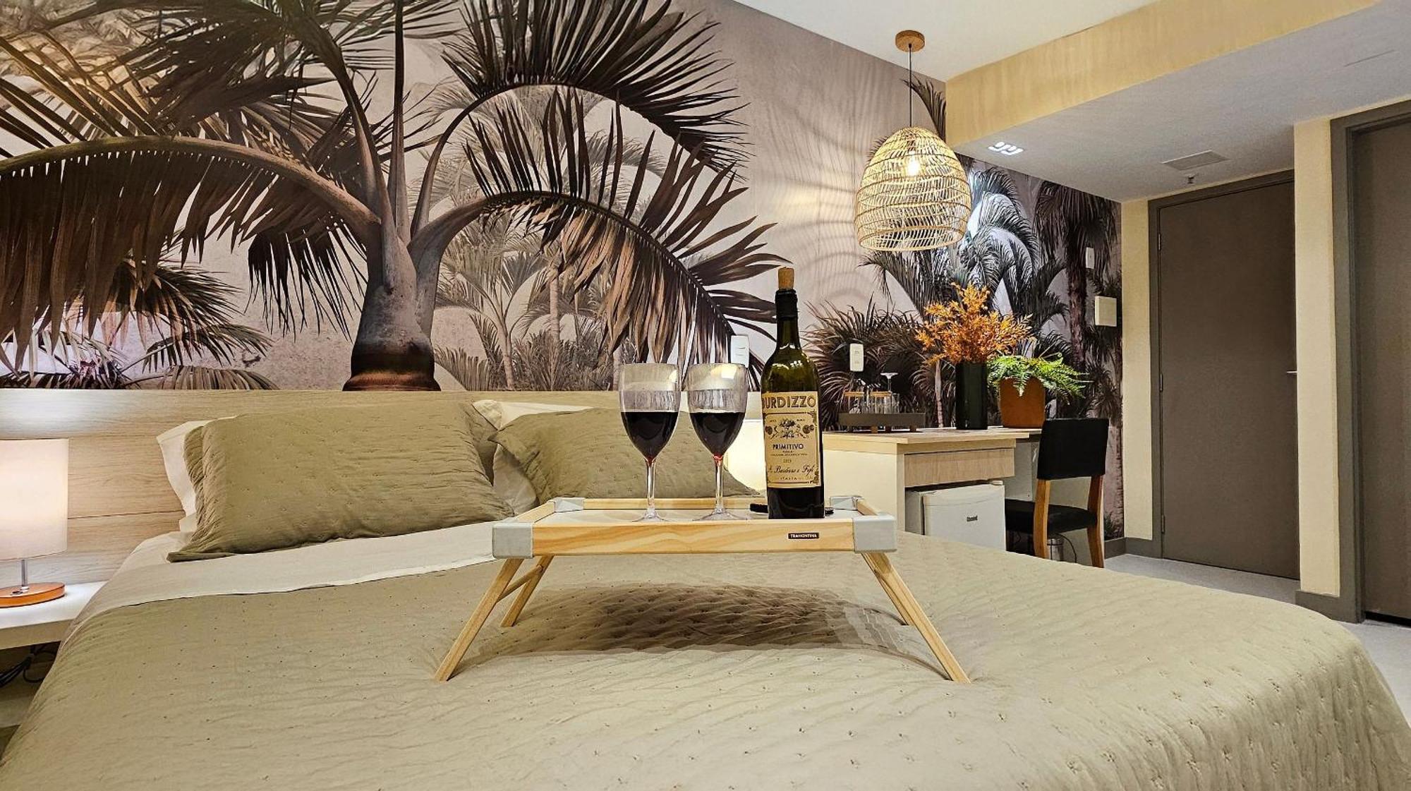 Deluxe Queen Suite