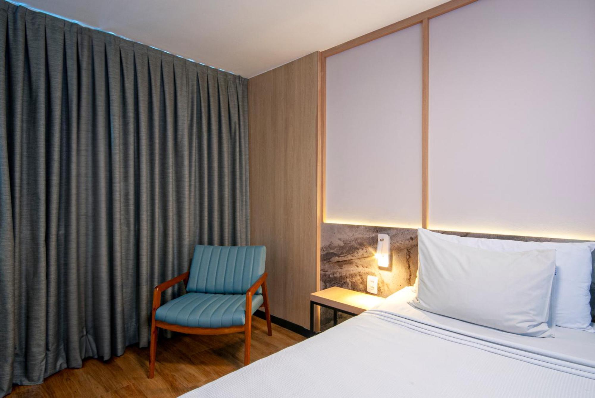 Deluxe Room,1758316205:JPEG