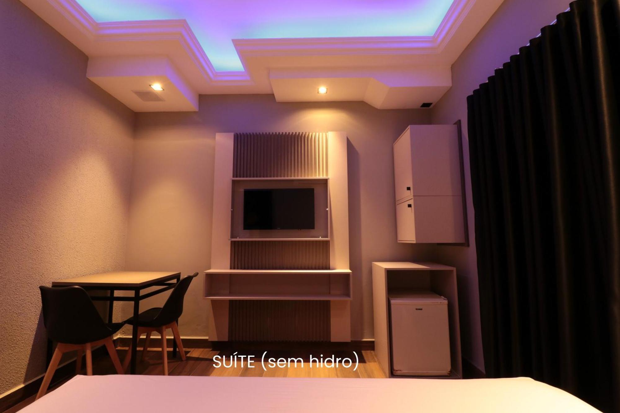 Suite,1758819121:JPEG