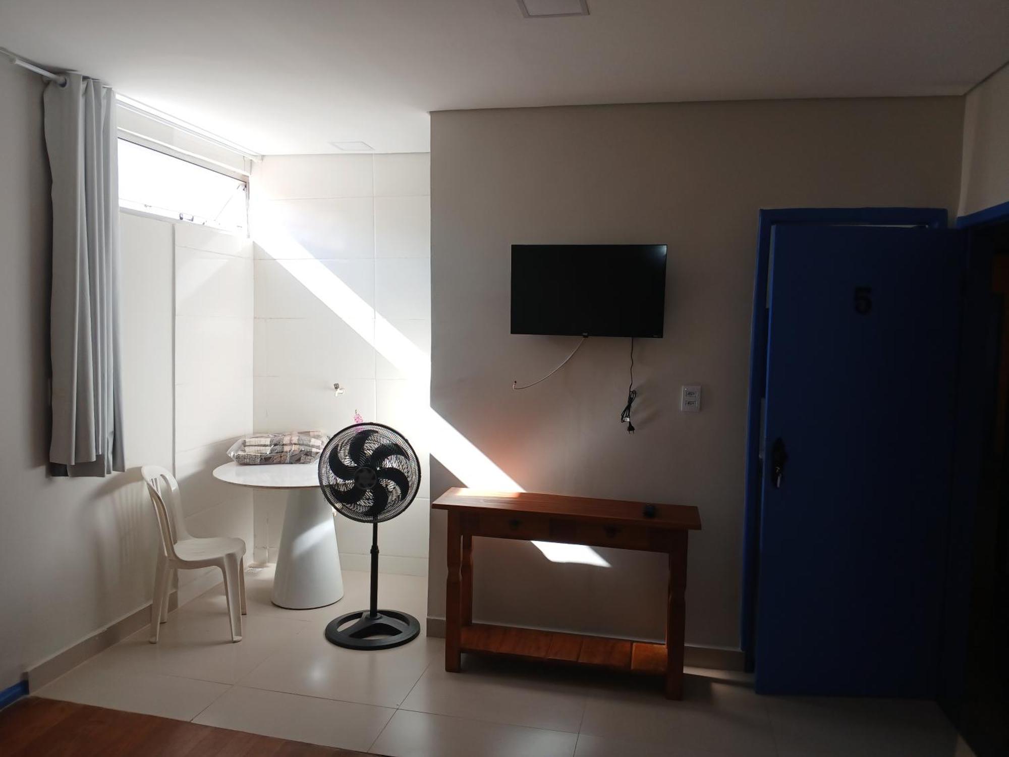 Quarto Triplo com Banheiro