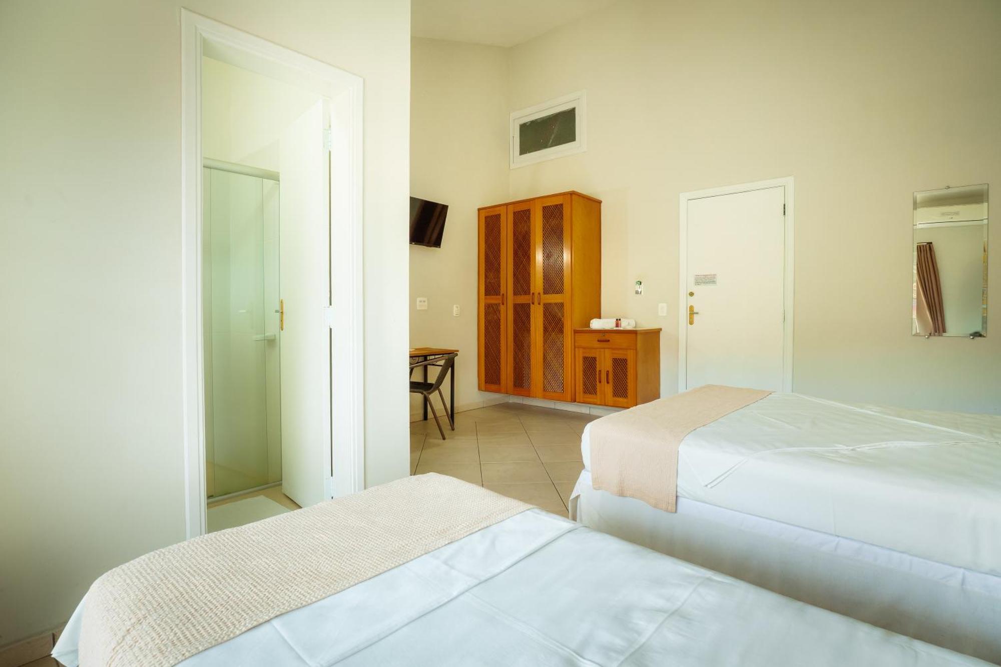 Quarto Duplo Standard com Vista da Cidade