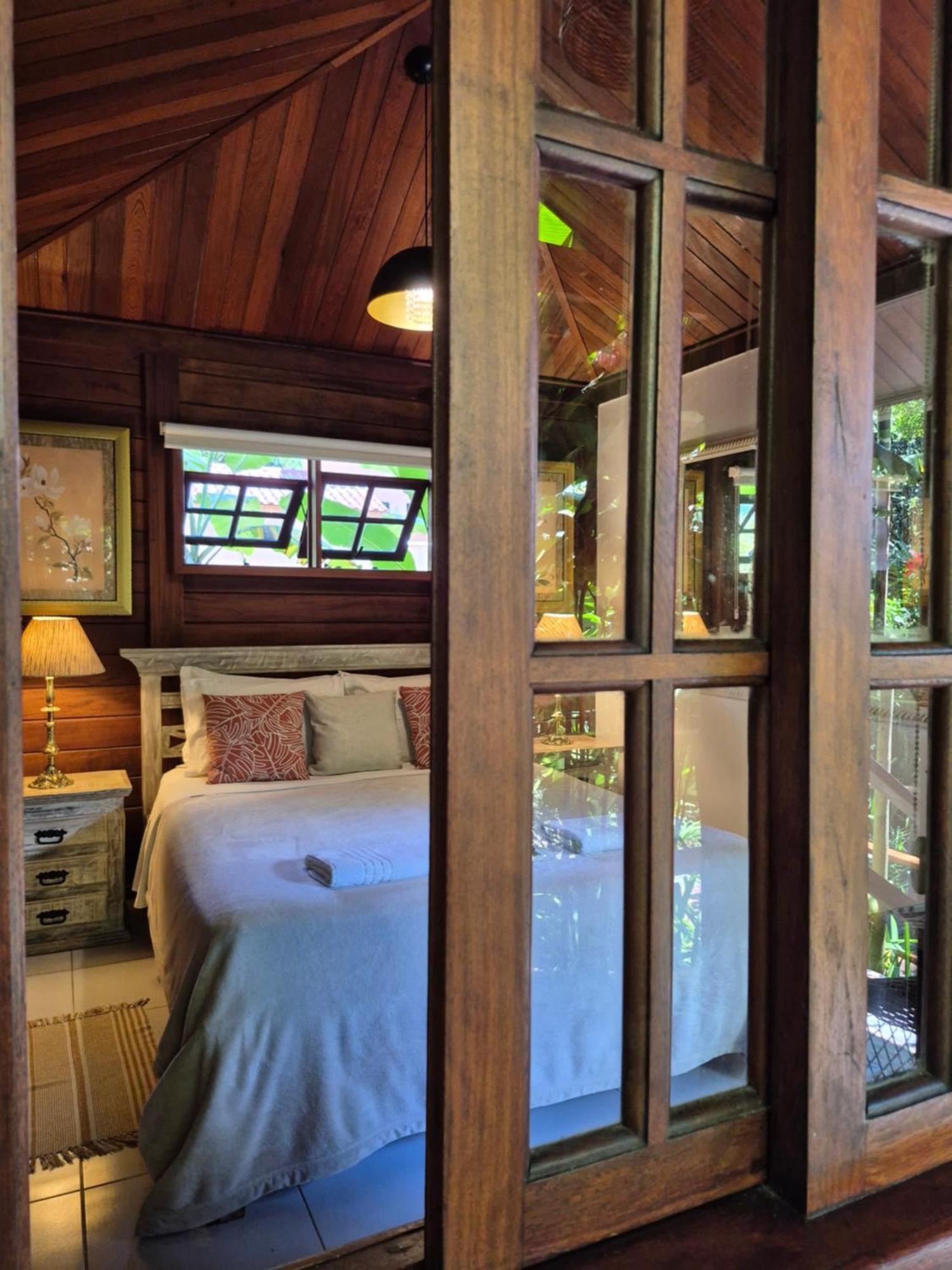 Deluxe Queen Suite