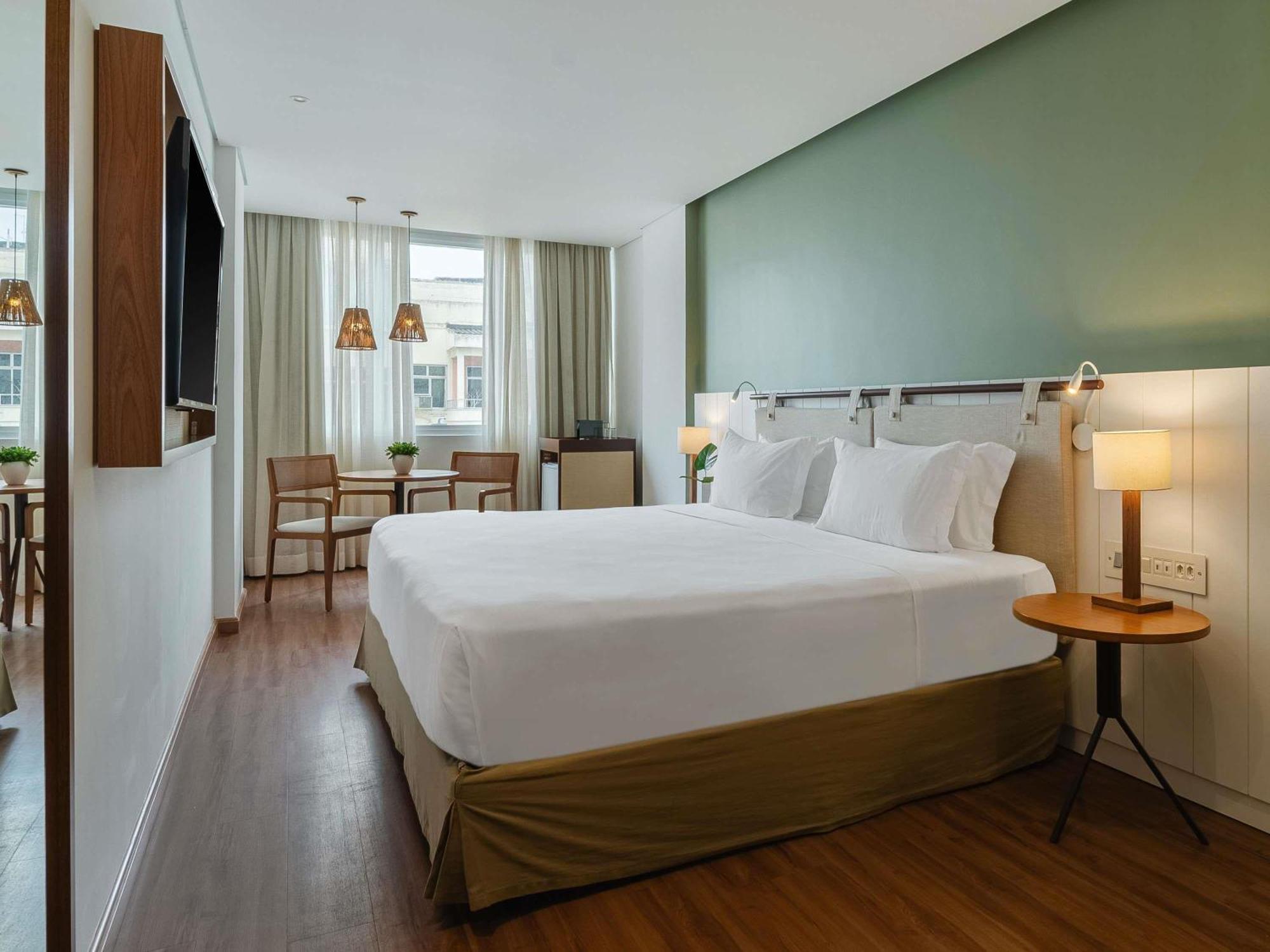 Quarto King Luxo Premium com Vista Mar Parcial Lateral
