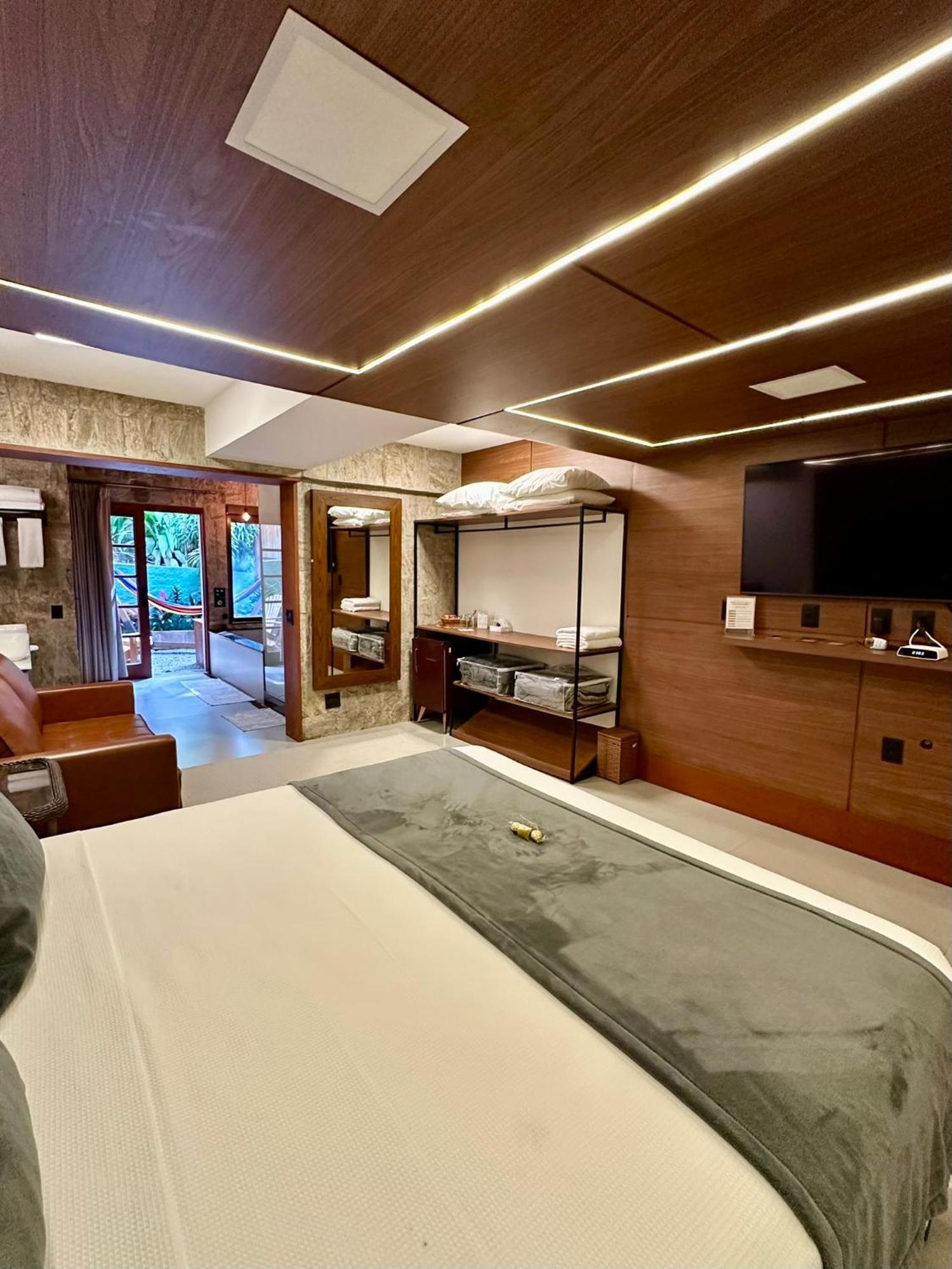 King Suite Spa Bath