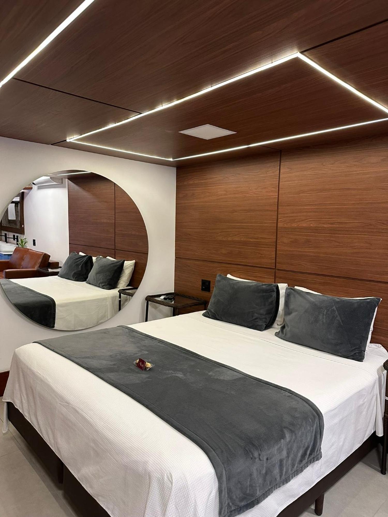King Suite Spa Bath