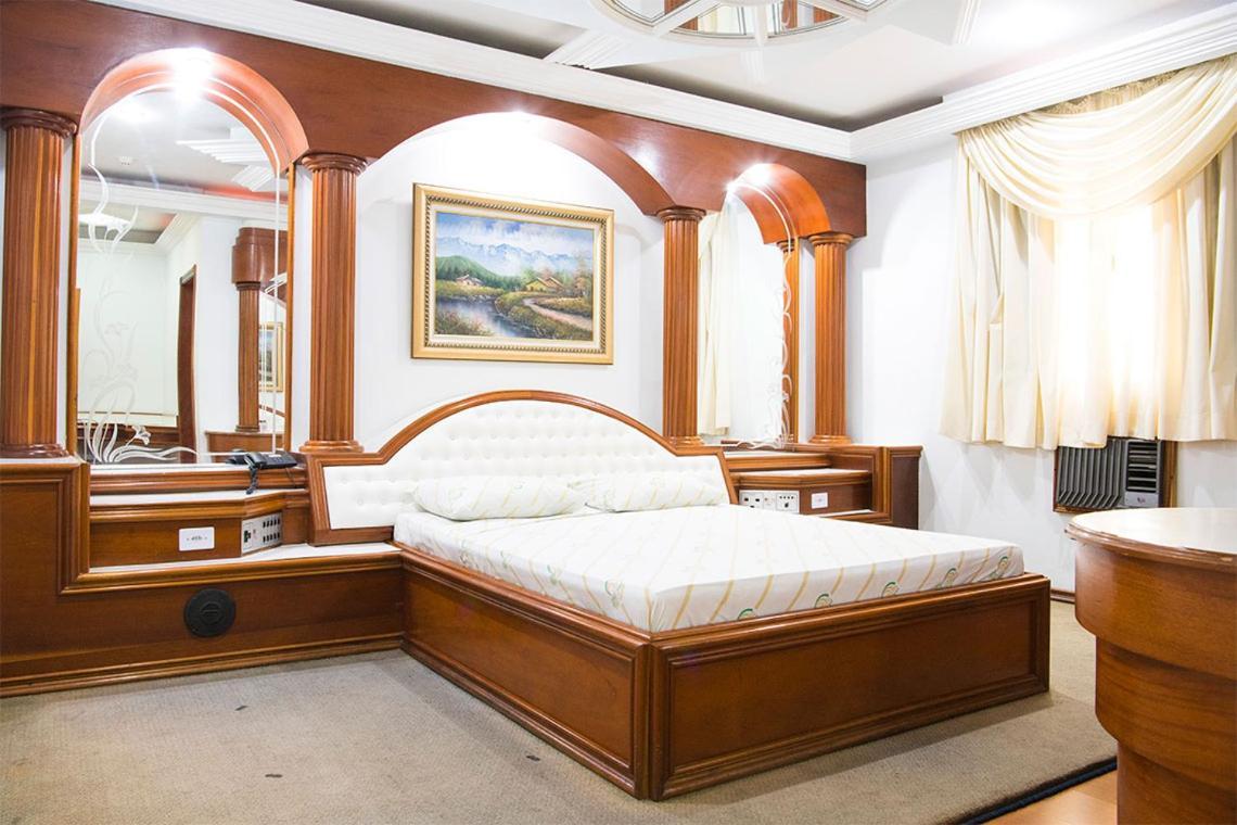 Deluxe Double Room Bath