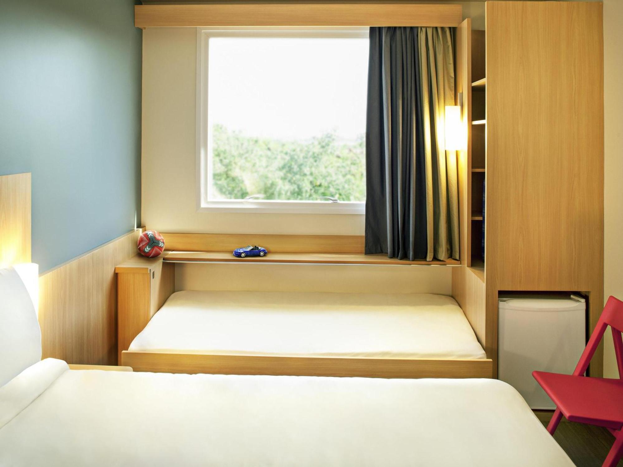 Standard Double Room Child Bed
