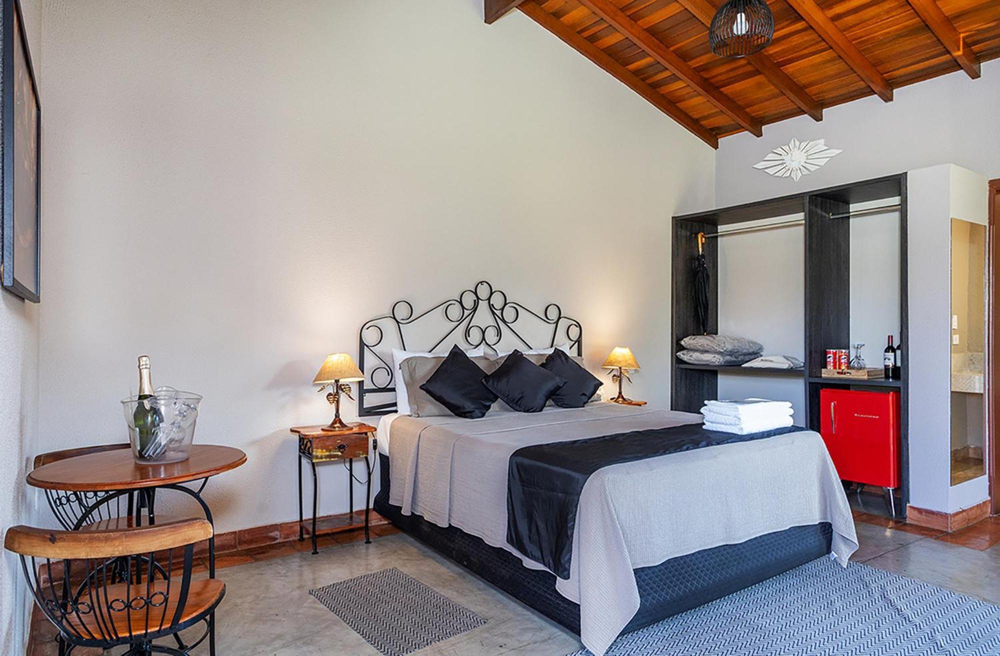 Deluxe Double Room Bath