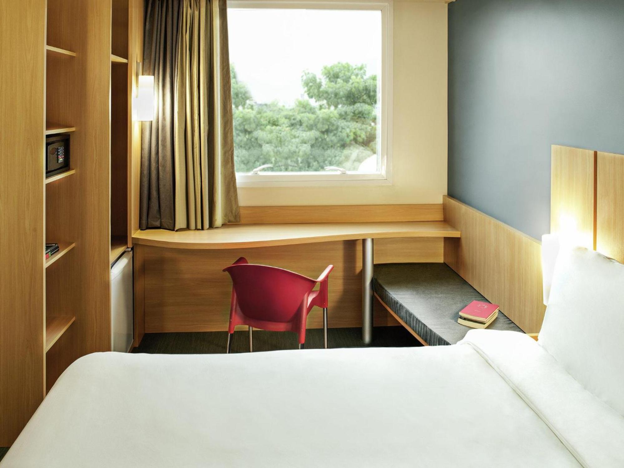 Double Room One Single Bed