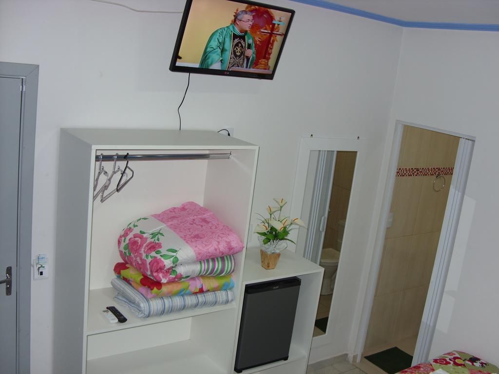 Quarto com Cama de Casal ou 2 de Solteiro e Ar-condicionado