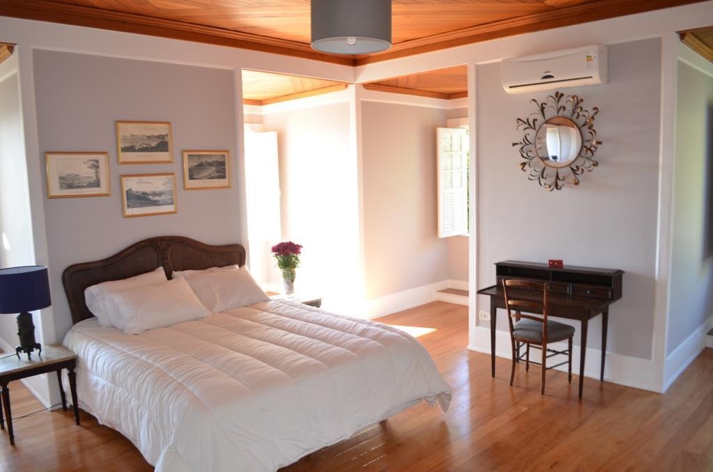 Tweepersoonskamer met Gedeelde Badkamer