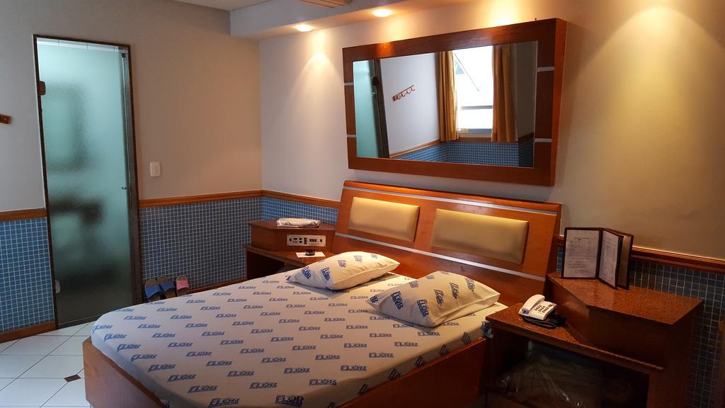 Standard Suite,752105888:JPEG