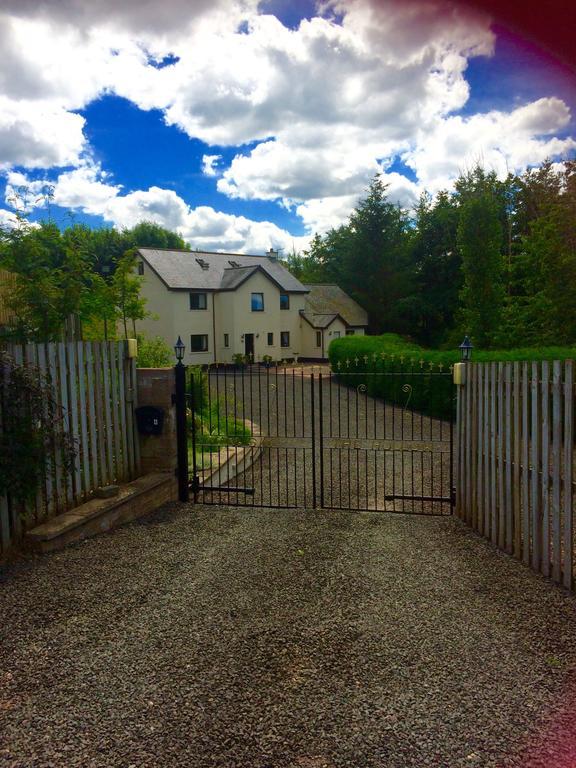 Three-Bedroom House,303223476:JPEG