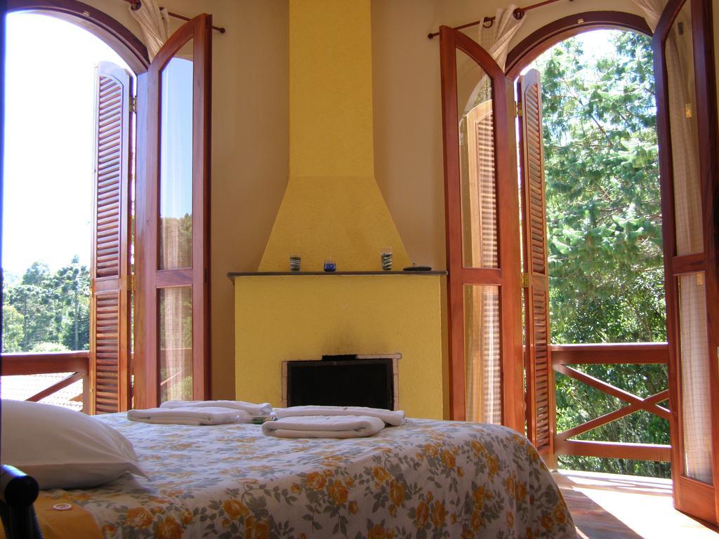 Queen Suite with Spa Bath,389113358:JPEG