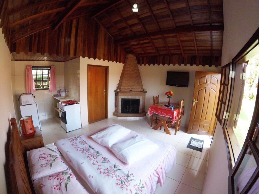 Chalet,761556589:JPEG