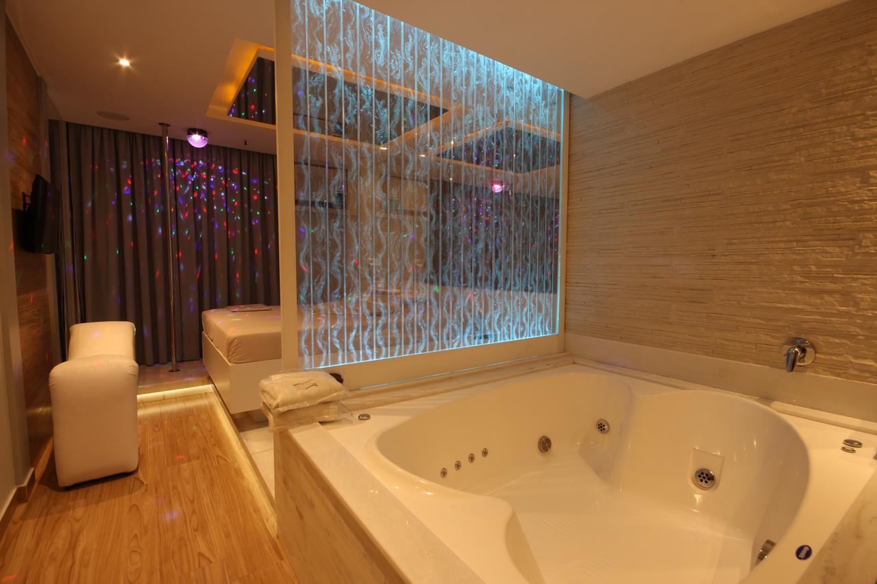 Luxury Suite with Spa Bath,507782091:JPEG