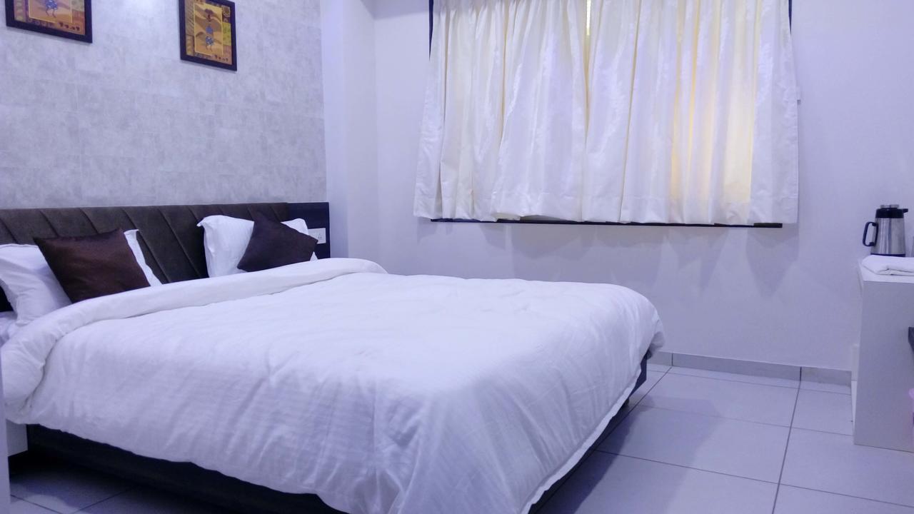 Luxury Double Room fireplace spa bath
