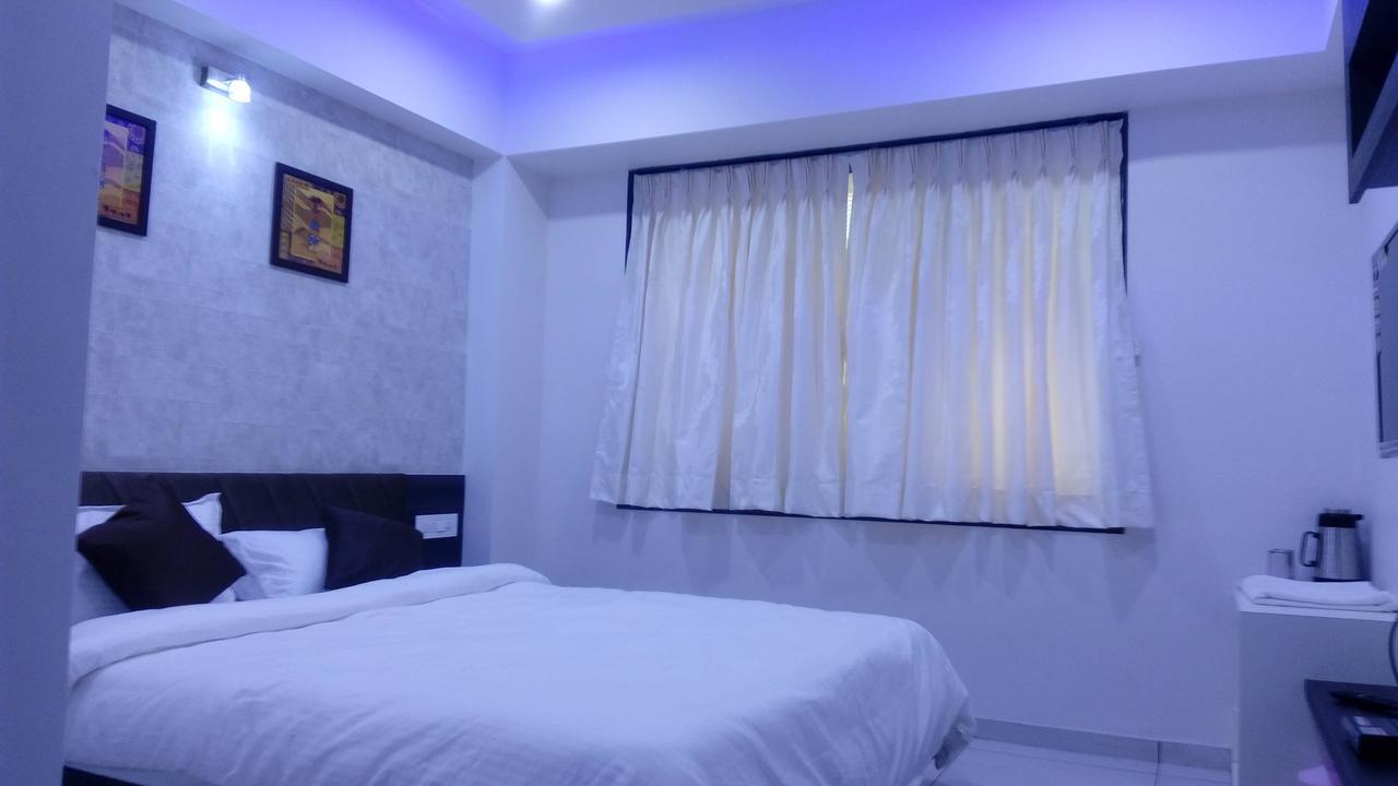 Luxury Double Room fireplace spa bath