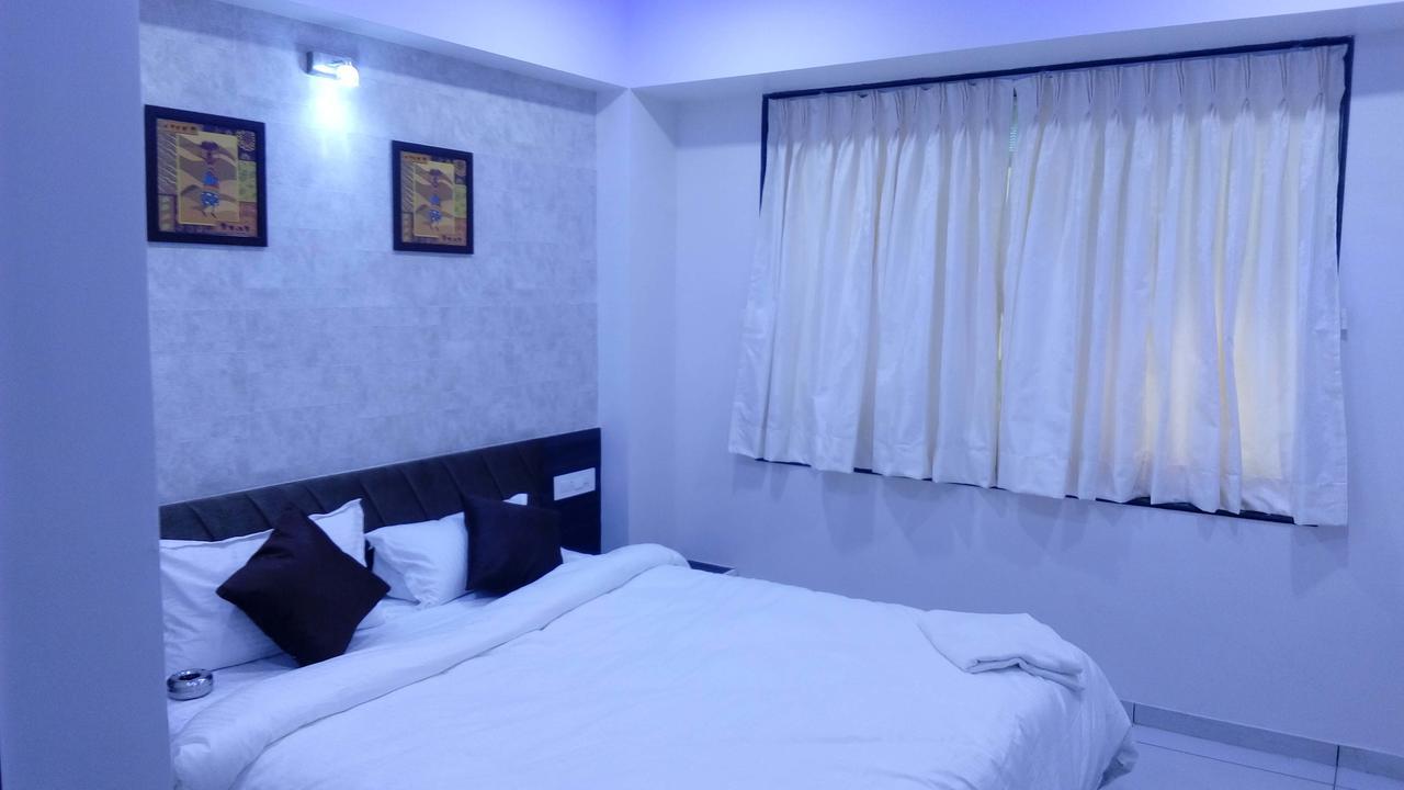 Luxury Double Room fireplace spa bath