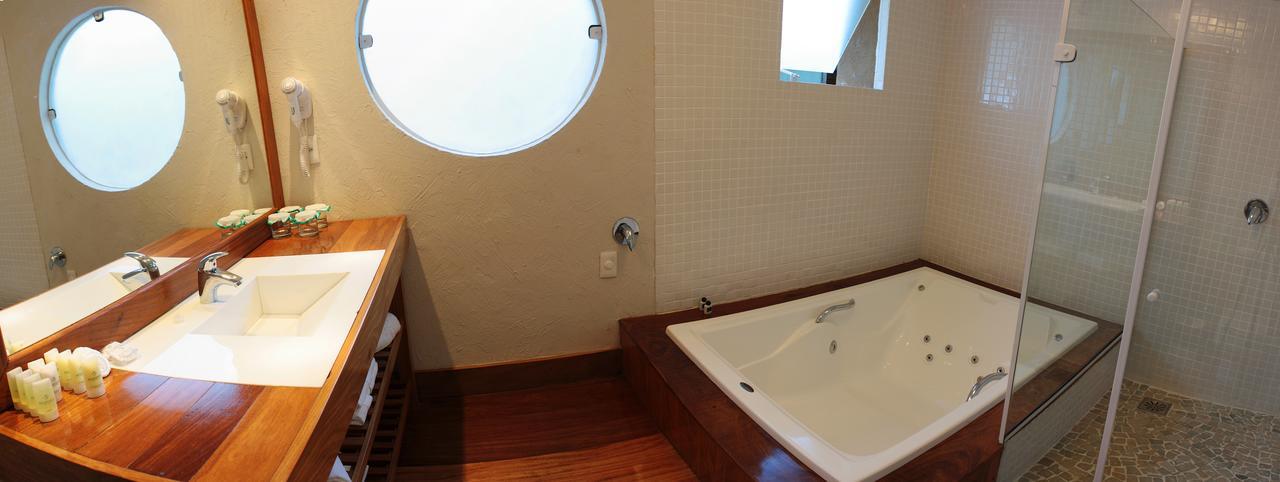 Master Suite with Spa Bath,1096980678:JPEG