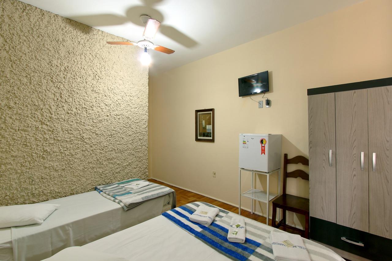 Quarto Triplo Básico