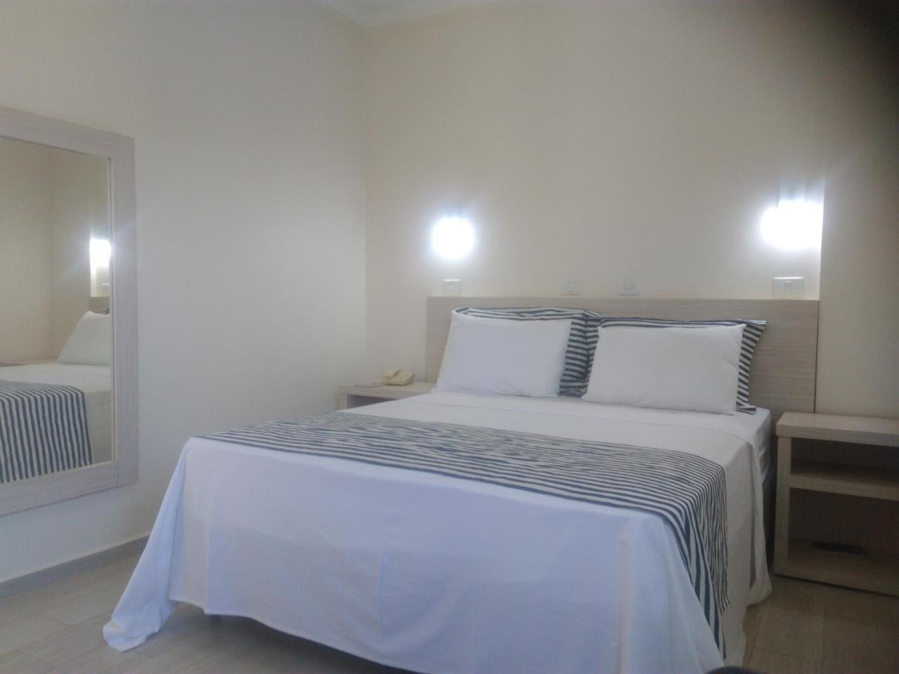 Deluxe Room,694937673:JPEG