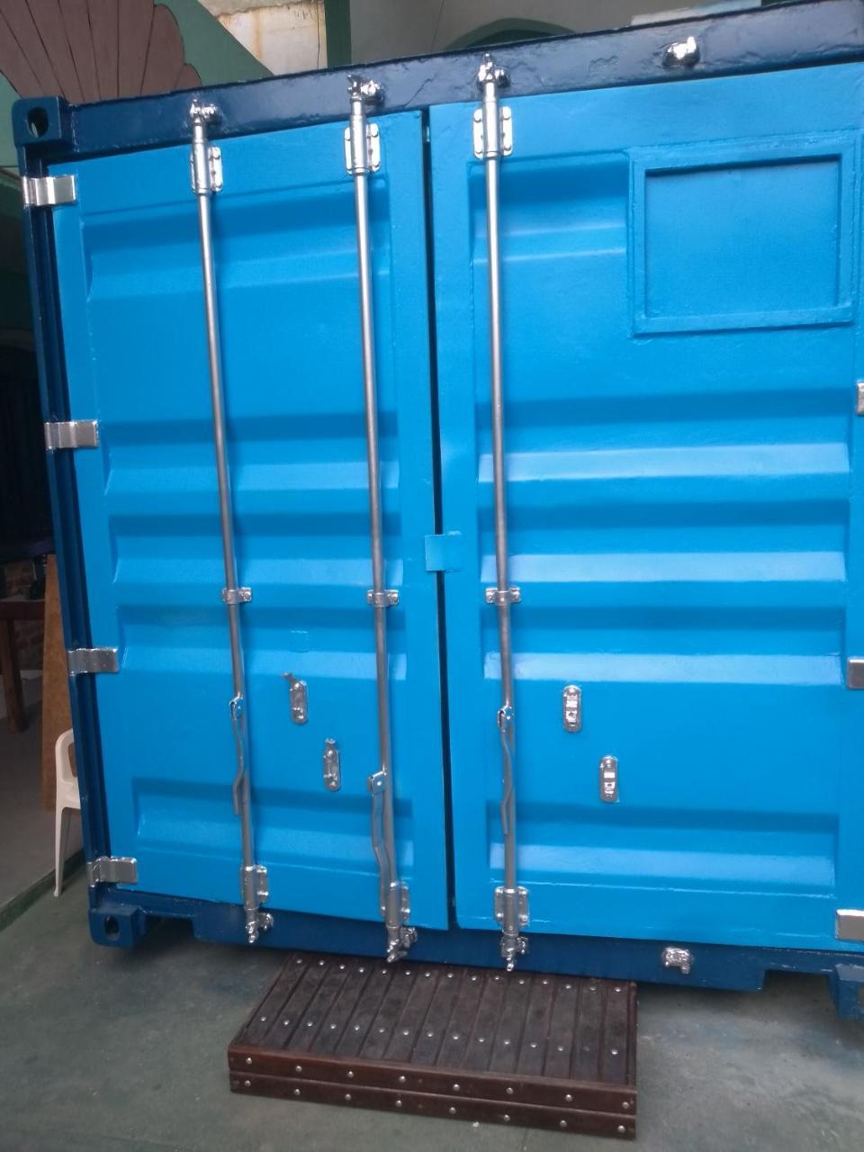 Studio in a Sea Container,695338206:JPEG